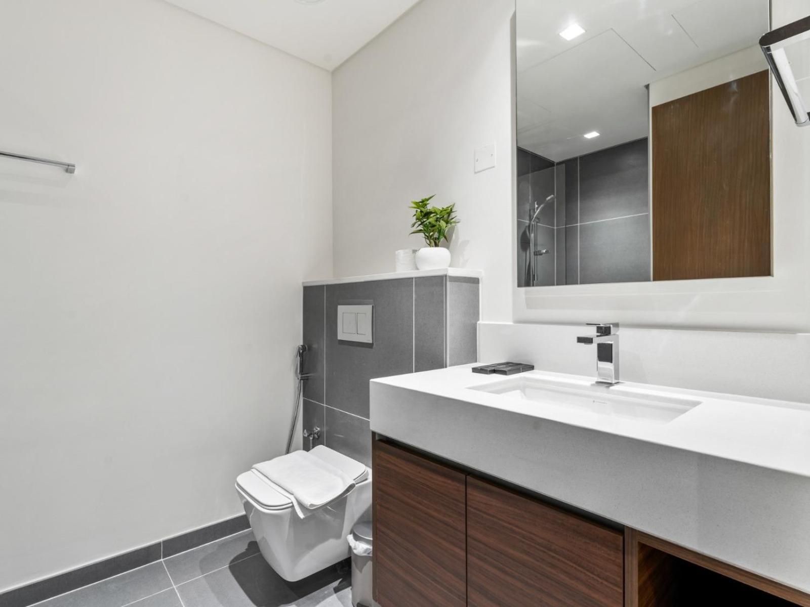 Serene 2bdr With Scenery In Creek Edge- Creek Harbour Dubai